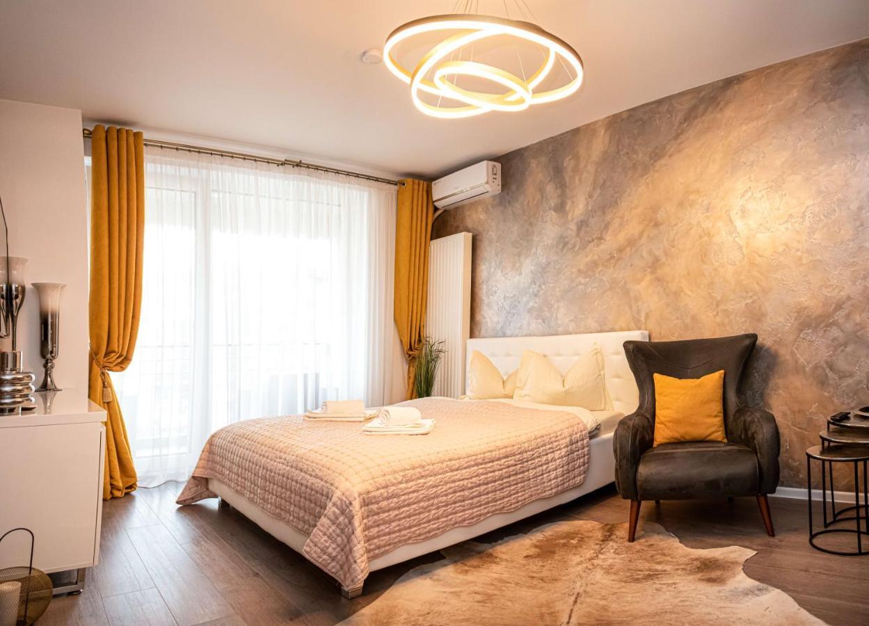 Royal Apartment Braşov Esterno foto